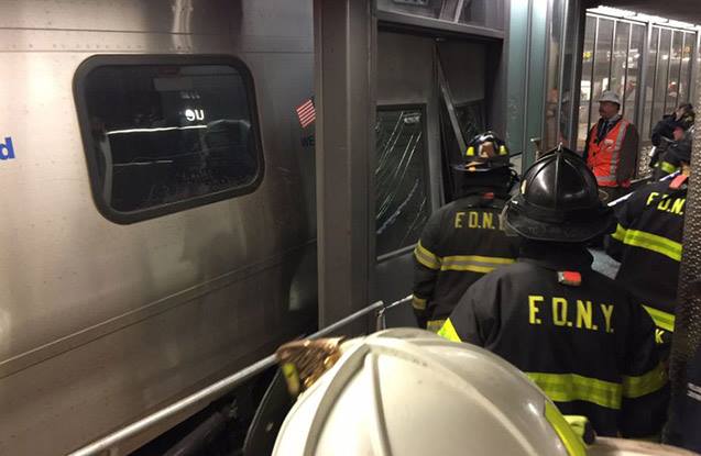 ABŞ-da sərnişin qatarı relsdən çıxıb - 103 yaralı+Video