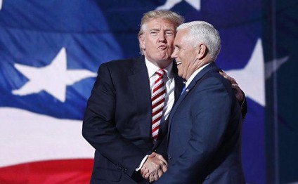 Mayk Pens Trampın prezident vəzifəsində atacağı ilk addımdan danışıb