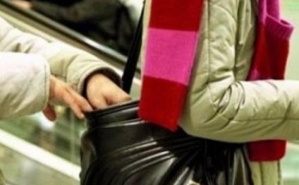 Bakı metrosunda qadına qarşı cinayət