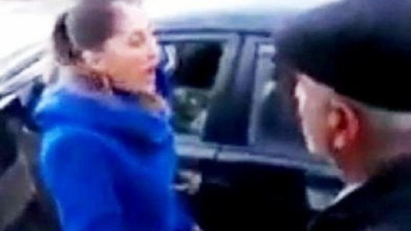 Bakıda BİABIRÇILIQ: Qadın avtobusda sürücü ilə... - VİDEO