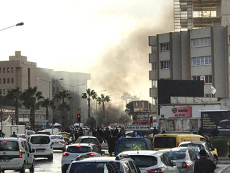 Türkiyədə daha bir terror - Məhkəmə binası qarşısında PARTLAYIŞ - YENİLƏNİB 