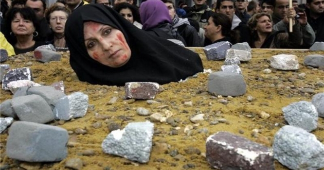 DƏHŞƏTLİ GÖRÜNTÜLƏR! Xəyanətin amansız cəzaları - İNANILMAZ FAKTLAR