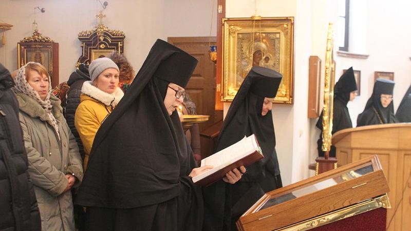 Zəvvar monastırın baş rahibəsini öldürdü - FOTO