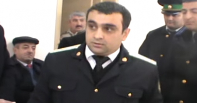 10 yaşlı Nurayı ağladan icra məmuru DANIŞDI