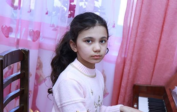 10 yaşlı Nuray: Anamsız yaşaya bilmərəm – FOTO + VİDEO