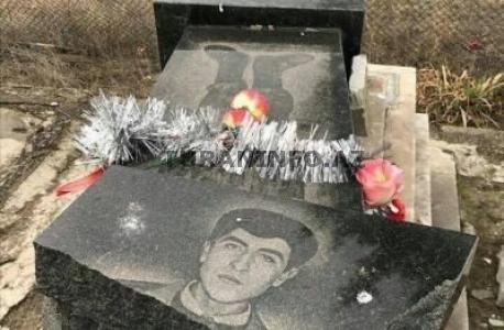 ​Tovuzda rəzalət: şəhid məzarları dağılıb, icra başçısı “qış yuxusu”nda - Fotolar