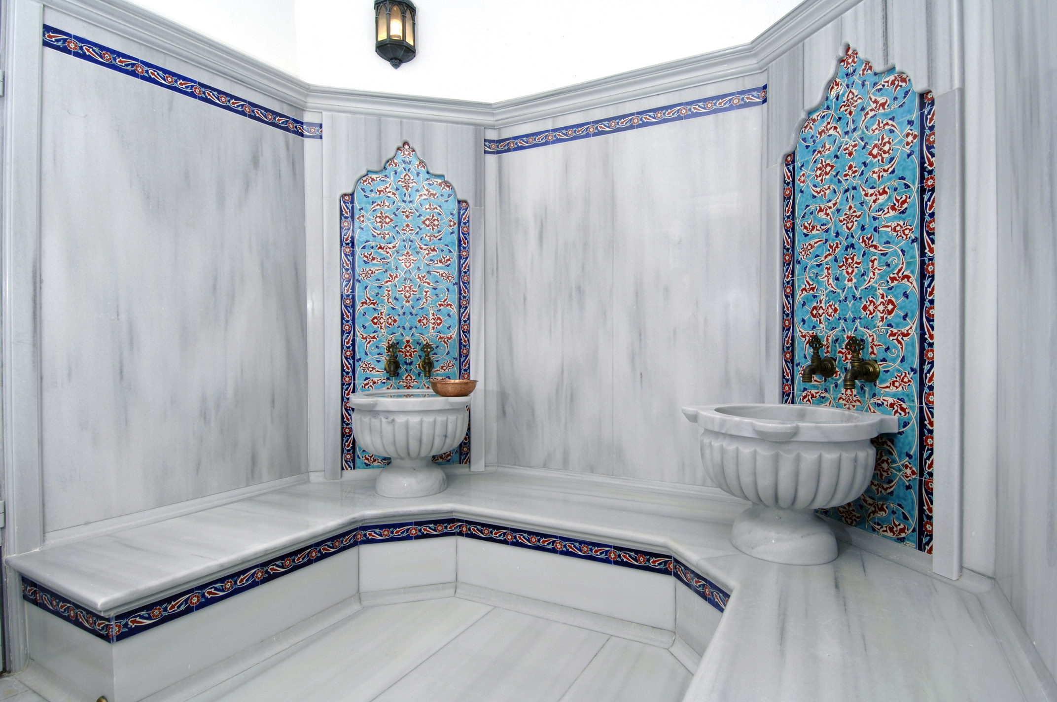 ​“Hamamda çılpaq çimmək olmaz, cinlər baxır” – türk şeyxdən fətva – VİDEO