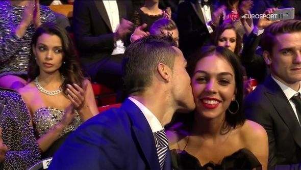 Kriştiano Ronaldo yeni sevgilisi və oğlu ilə – FOTO