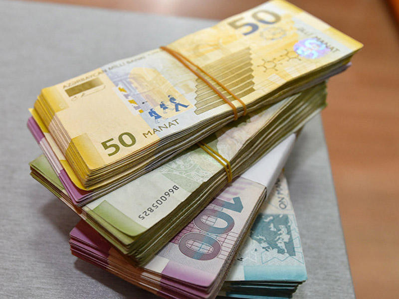 Azərbaycanda dolların məzənnəsi rekordu yenilədi