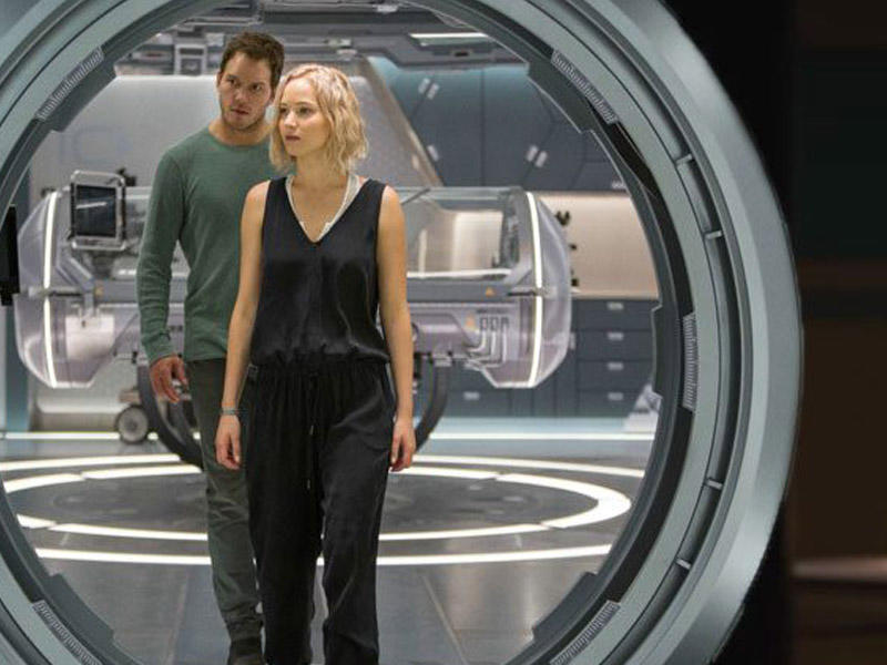 İYRƏNC HƏRƏKƏT! Aktrisa təbii ehtiyacını dənizdə ödədi- FOTO