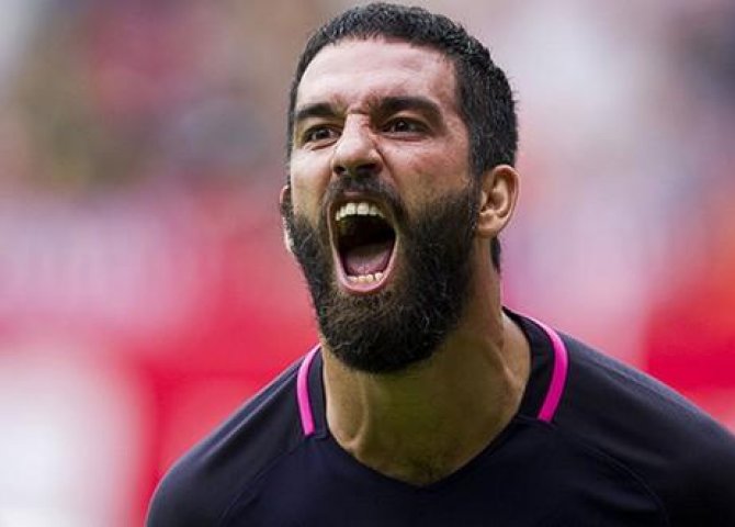 Transfer bombası-sı: Arda Turan Çinə 