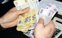 Azərbaycanda orta aylıq əmək haqqı artıb
