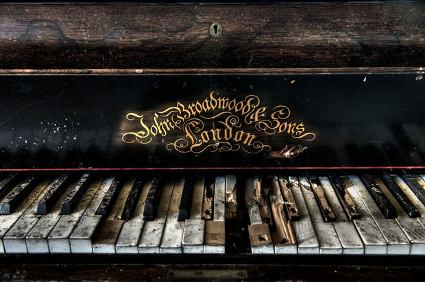 Pianonun içindən xəzinə tapıldı