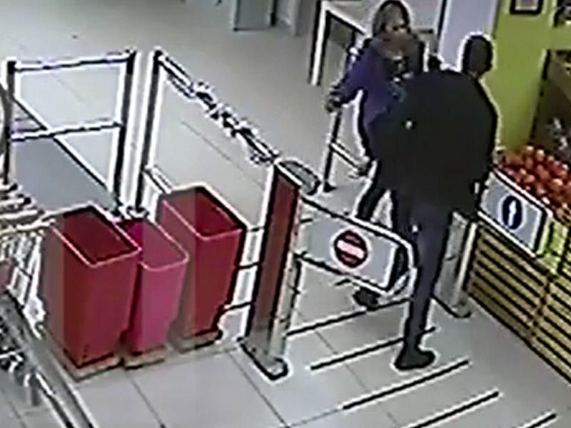 Supermarketdə təcavüz ŞOKU - Sahibkar qadın işçisini zorladı - VİDEO