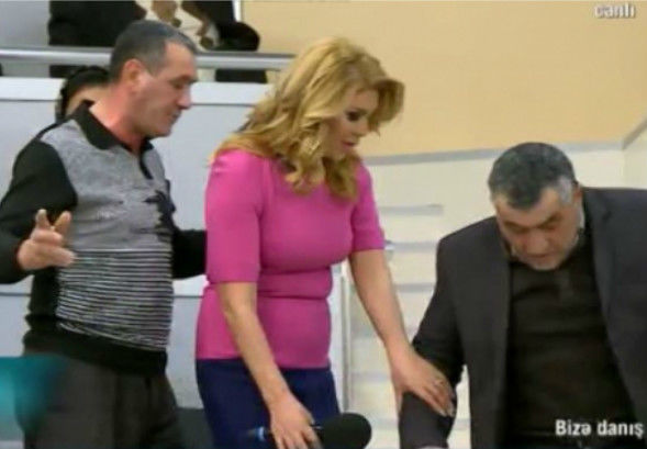 Xoşqədəmin verilişində qalmaqal: Qonaqlar studiyanı tərk etdilər – VİDEO