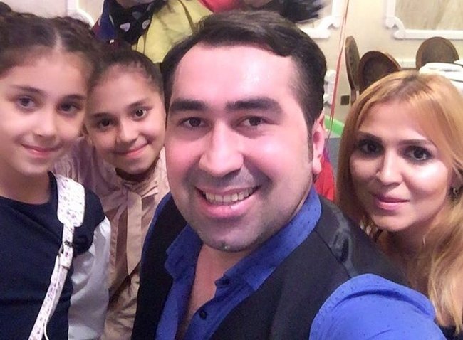 Boşandığı həyat yoldaşı ilə yenidən barışan Eltonun xoşbəxt ailə FOTOLARI