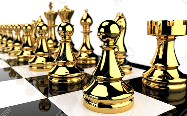 Generalın evindən çıxan əşyalar — “Swarovski”dən hazırlanmış şahmat