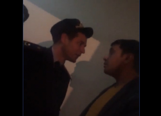 Yol polisindən ağlasığmaz hərəkət: 