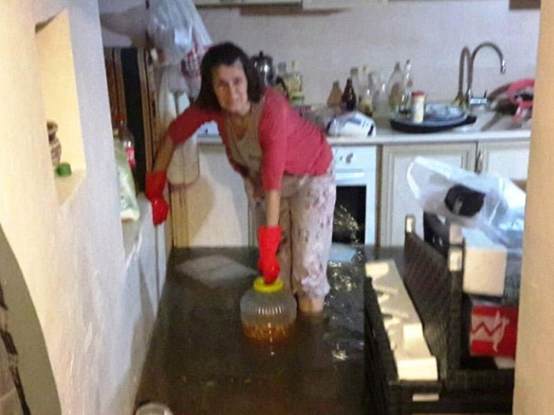 Müğənninin özü kef çəkir, xalası isə ölüm-dirim 