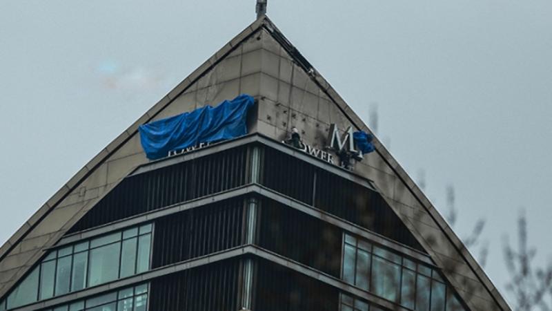 Bakıda “Trump Tower”in adı sökülür - FOTOLAR