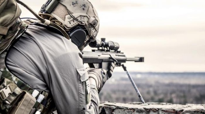 Hərbi snayper qonşu evə daxil olan 3 oğrunu hərəkətlərinə peşman edib