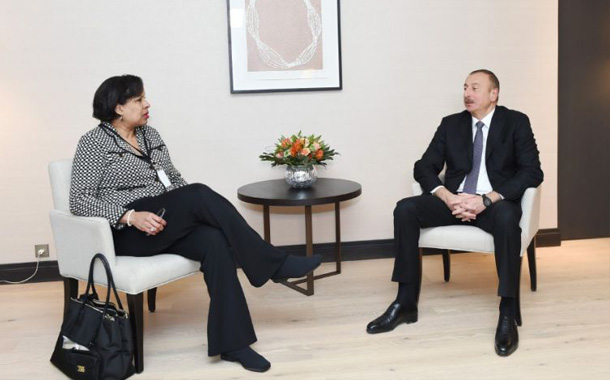 Prezident İlham Əliyev “Microsoft” şirkətinin korporativ vitse-prezidenti ilə görüşüb