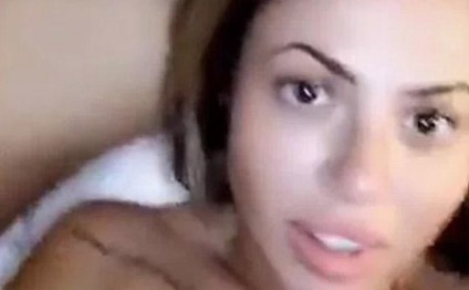 Tanınmış cütlük yataq görüntülərini yaydı - hər ikisi çılpaq - FOTOLAR