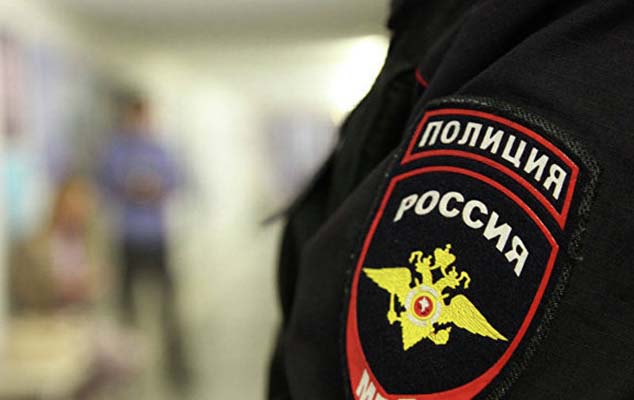 Polis vətəndaşları qorumaq üçün - Qardaşını silahla öldürüb