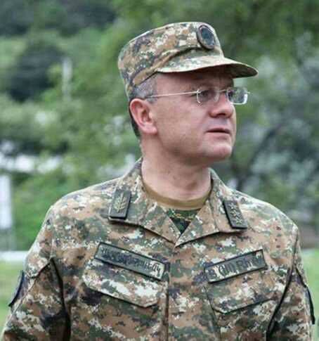 Ermənistanın keçmiş müdafiə naziri: ERMƏNİSTAN TƏCİLİ AZƏRBAYCAN ƏSGƏRİNİN NƏŞİNİ QAYTARMALIDIR- FOTO