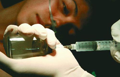 Deputat açıqladı: Azərbaycanda sağalmaz xəstələri öldürmək olar? – DƏRMANI İÇƏRƏK 2 DƏQİQƏDƏ ÖLDÜ - VİDEO