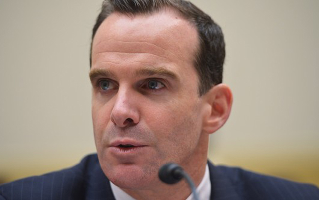 Tramp onu da öz vəzifəsində saxladı