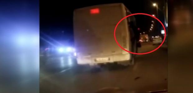 Bakıda avtobus sürücüsü sərnişinlərin həyatını təhlükəyə atır - VİDEO