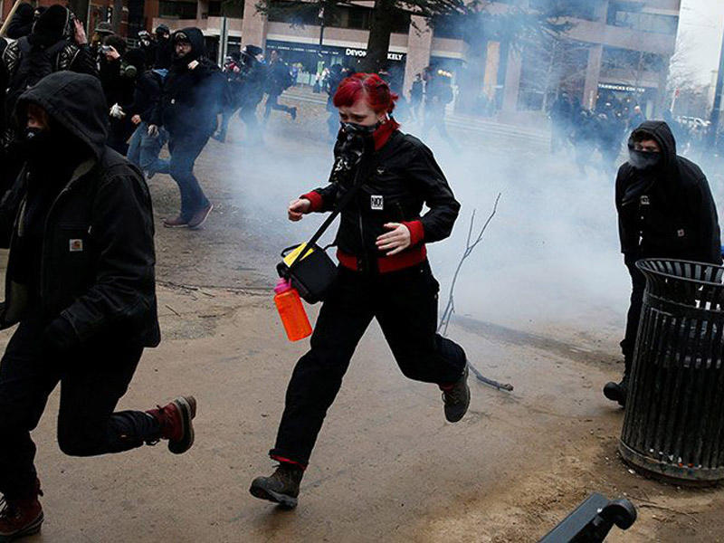 ABŞ qarışdı - Paytaxt küçələri iğtişaş meydanına çevrildi - VİDEO 