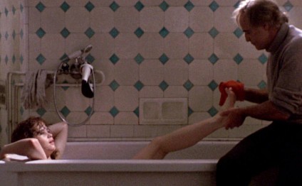 Filmdə zorlanan aktrisa: