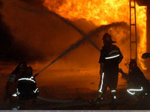 Neft emalı zavodunda yanğın: əhali təxliyə edilir