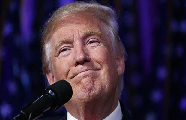 Tramp NAFTA müqaviləsinin yenidən bağlanmasına dair fərman imzalayıb