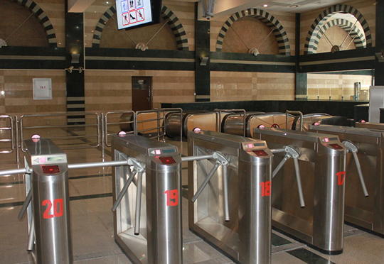 Metrostansiyalarda əlavə turniketlər quraşdırıldı - Buna səbəb nədi?