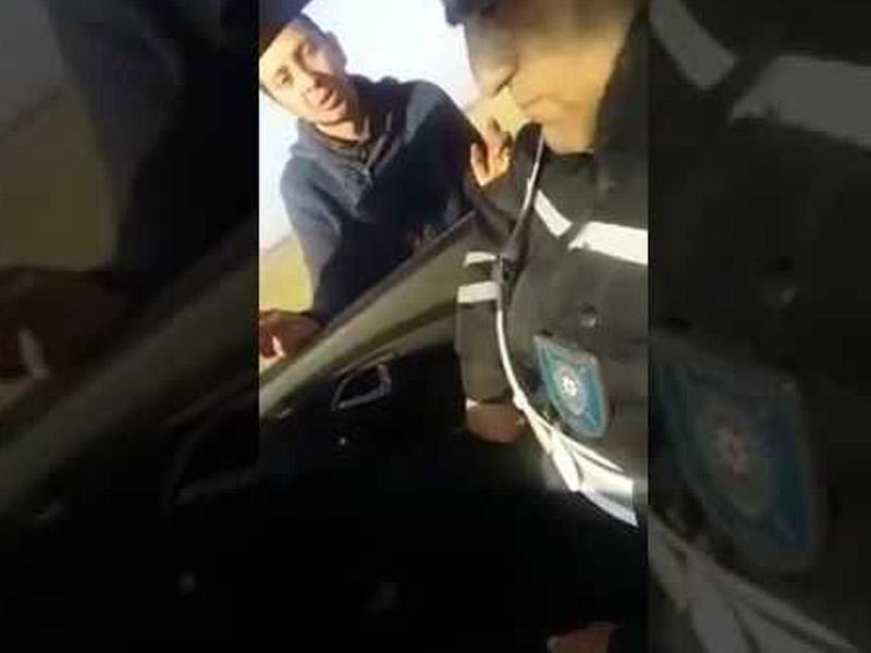 Sürücünün yalvarışlarını videoya çəkən yol polisi əməkdaşı İŞDƏN QOVULDU