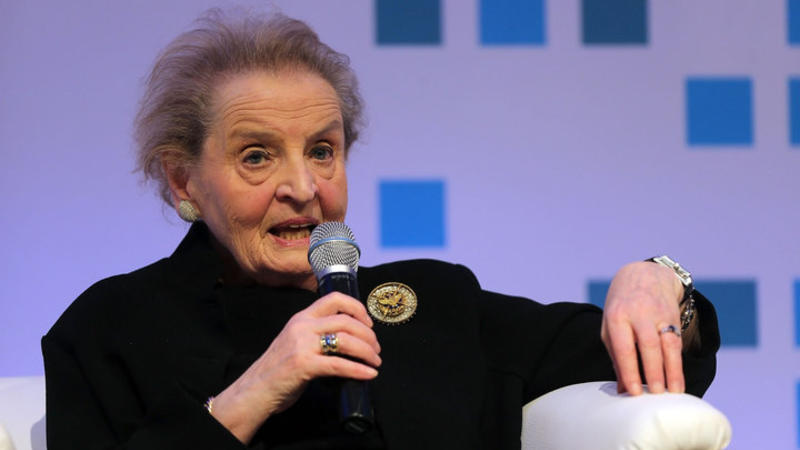 Madlen Olbrayt islamı qəbul edir