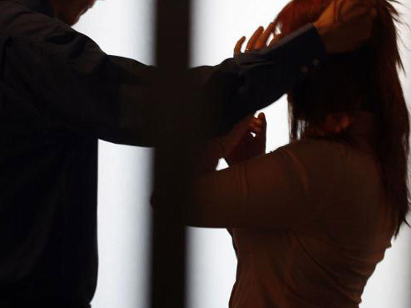 Bakıda otel rəhbəri münasibətdə olduğu qadını döydü - YENİLƏNİB