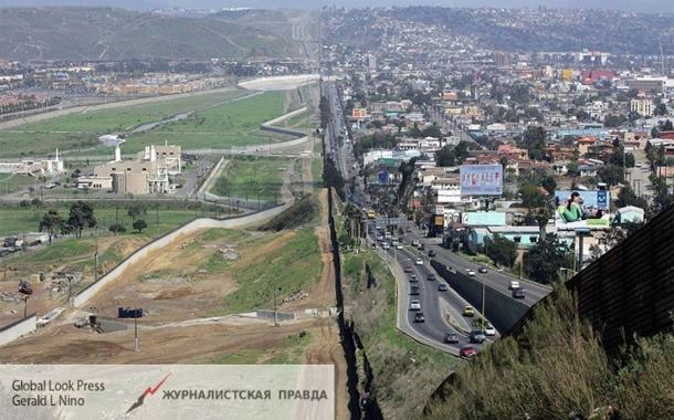 ABŞ-la Meksika sərhəddində 15 milyardlıq divar