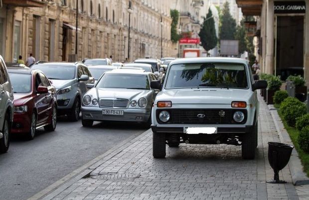 Yol polisi binaların həyətində də sürücüləri cərimələyəcək – VİDEO