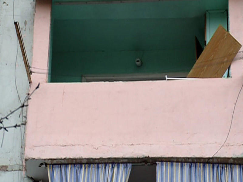 Gəncədə PARTLAYIŞ ! Bütün evi silkələdi, yaralı var - FOTOLAR- YENiLƏNİB