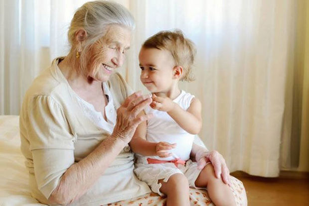 Türkiyədə nəvəyə baxan nənələrə dövlət pul ödəyəcək