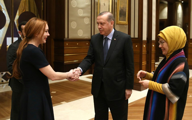 Ərdoğan müsəlman olan amerikalı aktrisa ilə görüşdü - Fotolar