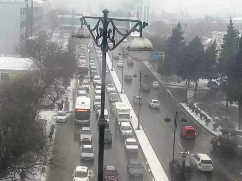 DYP-dən qarlı havaya görə yollarda yaranan problemlərlə bağlı AÇIQLAMA