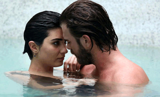 Reytinqli serialda kimsənin fikir vermədiyi maraqlı DETAL - VİDEO