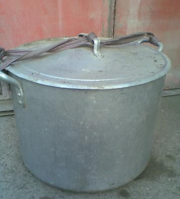 Samuxda ehsan qazanını oğurlayanlar həbs edildi