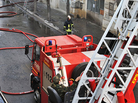 SON DƏQİQƏ! Bakıda GÜCLÜ YANĞIN - 30 sakin təxliyə olundu