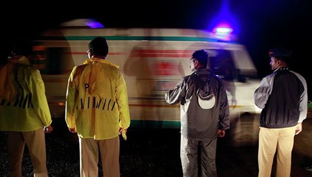 Hindistanda tikilən bina aşıb: Ölənlər var – FOTO